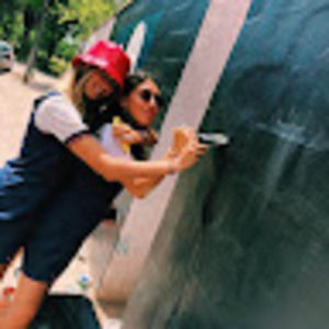 Meet your Posher, Mora